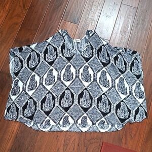Show Me Your MuMu Black & White Design Oversized Cold Shoulder Blouse size Large